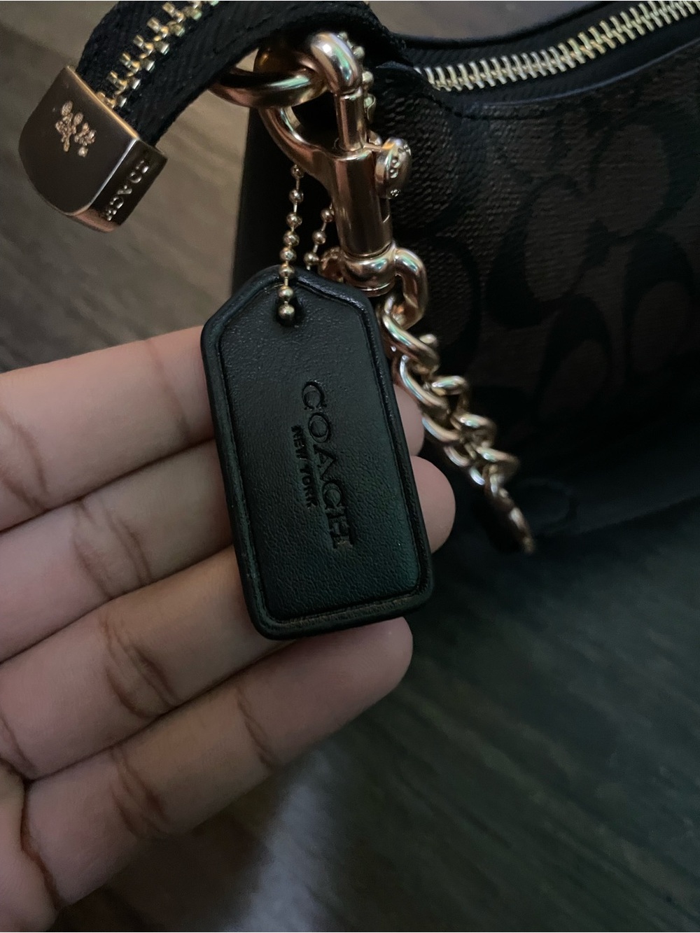 COACH Women Leather Shoulder Bag - Picture 5 of 5